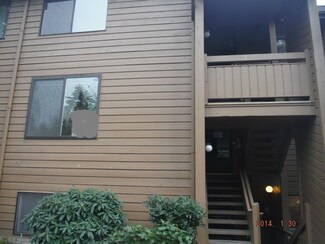 1801 N 107th St Unit 202, Seattle, WA 98133