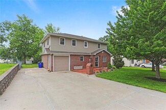 2407 NE 58th St, Kansas City, MO 64118