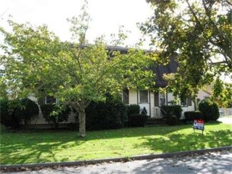 11 Birchfield St, Fairhaven, MA 02719