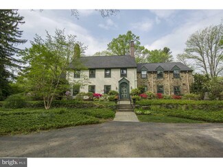 1163 Red Rose Ln, Villanova, PA 19085