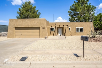 2253 Uranus Ave, Las Cruces, NM 88012