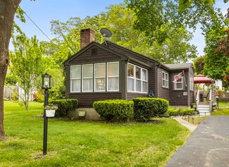 1 Washburn Ave, Kingston, MA 02364