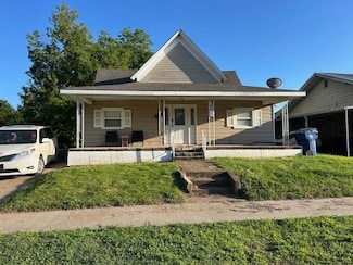 925 W Minnesota Ave, Chickasha, OK 73018