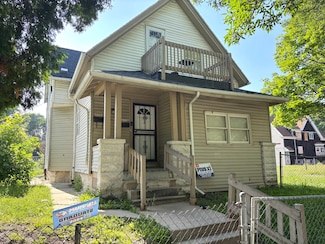 2555 N 16th St, Milwaukee, WI 53206