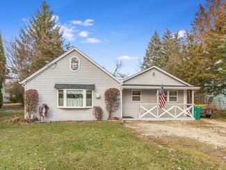 27W006 Evelyn Ave, Winfield, IL 60190
