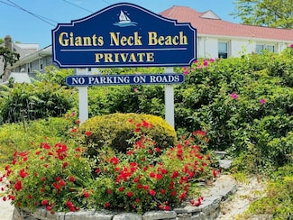 15 Griswold Rd, Niantic, CT 06357