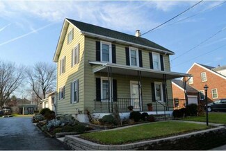 212 N Main St, Richlandtown, PA 18955