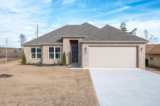 21 Walnut Valley Dr, Little Rock, AR 72211