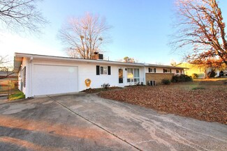 1106 Hillcrest Ave, Tahlequah, OK 74464