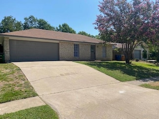 2104 Red Stone Ln, Austin, TX 78727