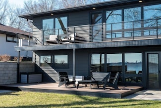 717 Woodward Dr, Madison, WI 53704