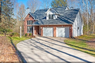3084 River Forest Hills Dr, Pulaski, WI 54162