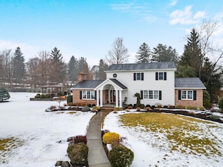 321 N Abington Rd, Clarks Green, PA 18411