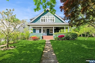 161 Jefferson Ave, Tenafly, NJ 07670