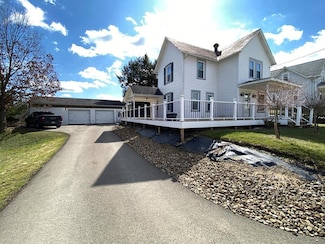 514 Egbert St, Franklin, PA 16323