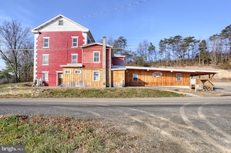 3095 Turkey Valley Rd, Mount Pleasant Mills, PA 17853