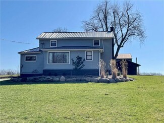 4044 Beaumont Ave NW, Massillon, OH 44647