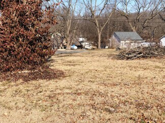 471 Fairfax St, Carlyle, IL 62231