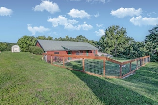 375 Kintown Hollow Rd, Hardin, IL 62047