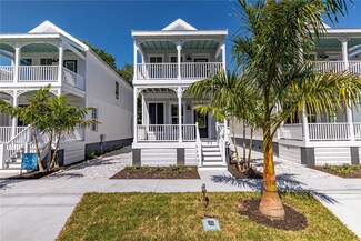 324 6th St E, Bradenton, FL 34208