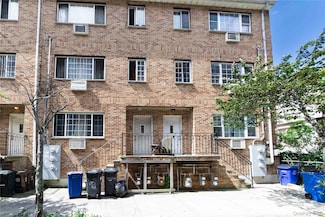 215 Beach 96th St, Rockaway Beach, NY 11693