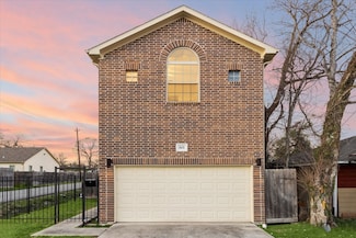 801 E 40th St, Houston, TX 77022