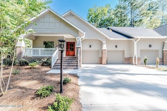 121 Lamplighter Village Dr, Pinehurst, NC 28374