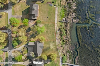 110 Inlet Ct, Hampstead, NC 28443