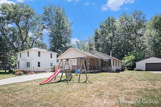 1003 Kusterer Dr NW, Grand Rapids, MI 49534