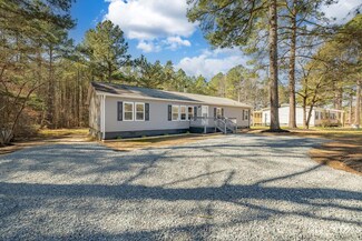 101 Greenleaf Inn Rd, Emporia, VA 23847