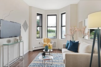 82 Manhattan Ave Unit 2, Jersey City, NJ 07307