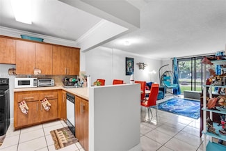 9460 Fontainebleau Blvd Unit 125, Miami, FL 33172