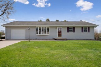 2850 Autumn Dr, Dubuque, IA 52002
