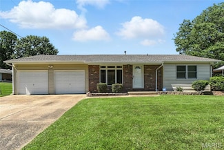 3205 Fleet Ln, Saint Charles, MO 63301