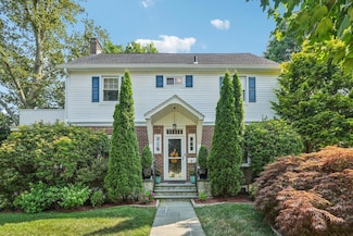 3 Bryant Ave, White Plains, NY 10605