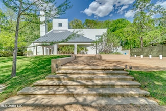 2426 Eastover Dr, Jackson, MS 39211