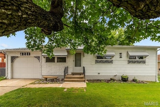 4231 Green Park Rd, Saint Louis, MO 63125