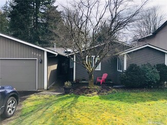 3209 NE 195th St, Lake Forest Park, WA 98155