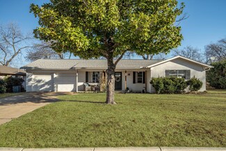 7505 Maple Dr, North Richland Hills, TX 76180