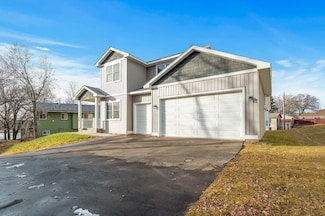 110 Craig Place, Willernie, MN 55090