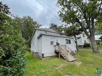 218 N 1st Ave E, Ely, MN 55731