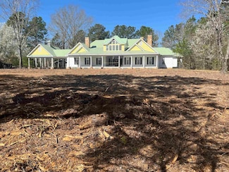 88 Tombfield Rd, Camden, SC 29020