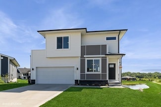 5102 155th St, Urbandale, IA 50323
