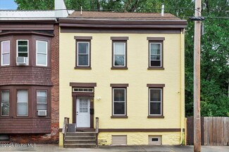 216 9th St, Troy, NY 12180