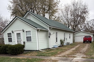 805 S C St, Monmouth, IL 61462