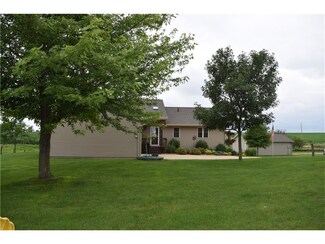 24 Eureka Ave, Mechanicsville, IA 52306