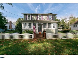 998 Ye Greate St, Greenwich, NJ 08323