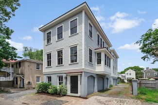 6 Kirkland Ln, Charleston, SC 29401