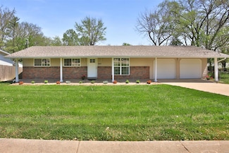 740 Jungs Station Rd, Saint Charles, MO 63303