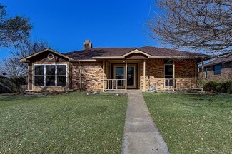 2006 Rochelle Ln, Carrollton, TX 75007